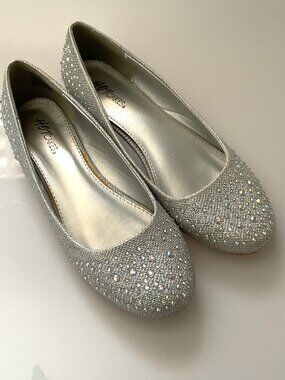 HOT CAKES SILVER RHINESTONE BALLET FLATS ORLEANS SPARKLY DRESS SHOES 7.5M